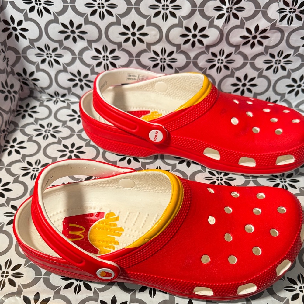 CROCS special McDonald’s Red and Yellow men’s womens crocs Water Shoes m8 w 10